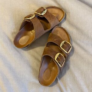 Birkenstock |  Arizona Big Buckle
Oiled Leather - Cognac
